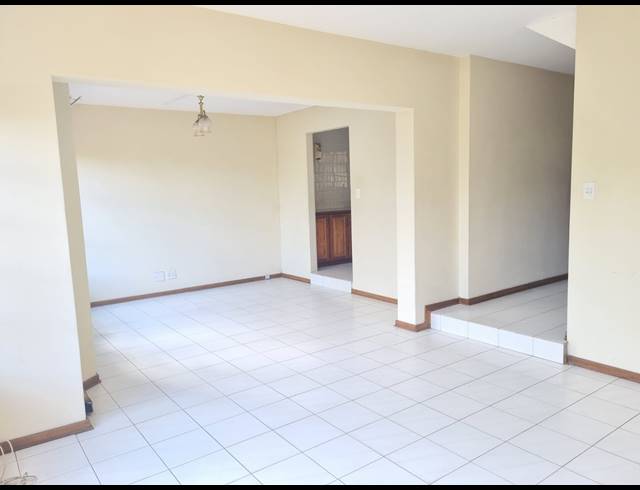5 BEDROOM TOWNHOUSE FOR SALE IN GLENWOOD